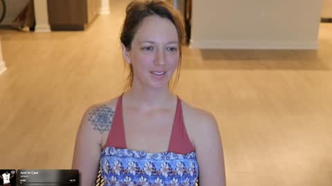 Mae online show from March 21, 2026, 9:40 pm