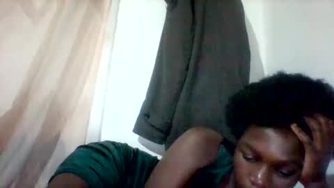 Snapshot of maevre_ chatting on February 19, 2026, 9:11 pm maevre_ online show from February 19, 2026, 9:11 pm