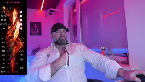 Snapshot of magabear chatting on May 4, 2026, 3:35 am Magabear online show from May 4, 2026, 3:35 am