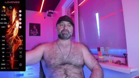 Snapshot of magabear chatting on May 14, 2026, 11:44 pm Magabear online show from May 14, 2026, 11:44 pm