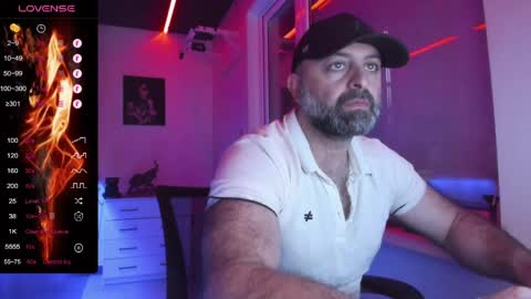 Snapshot of magabear chatting on May 17, 2026, 8:12 am Magabear online show from May 17, 2026, 8:12 am