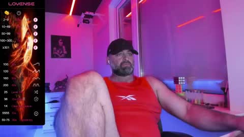 Snapshot of magabear chatting on May 17, 2026, 8:38 pm Magabear online show from May 17, 2026, 8:38 pm