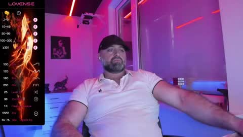 Snapshot of magabear chatting on May 18, 2026, 1:17 pm Magabear online show from May 18, 2026, 1:17 pm