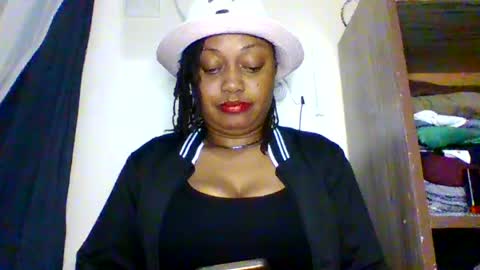 magdalinemus online show from June 14, 2026, 3:47 pm