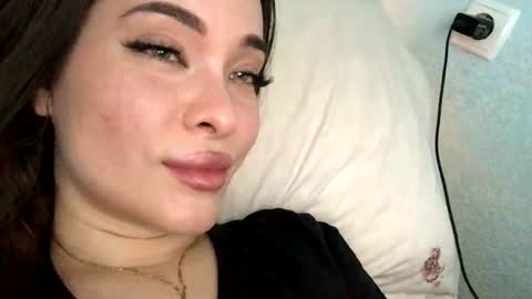 magggg658318 online show from June 26, 2026, 2:32 pm
