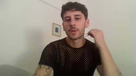 Snapshot of maggicboy29 chatting on December 18, 2025, 3:23 am maggicboy29 online show from December 18, 2025, 3:23 am