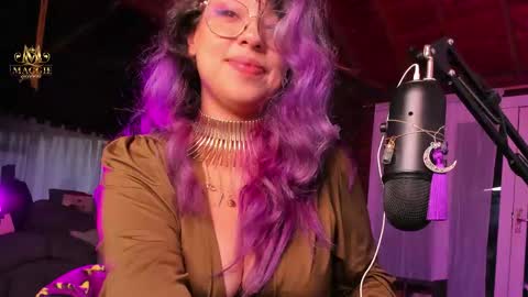 Luna online show from October 2, 2025, 11:01 pm