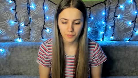 Snapshot of maggiecake chatting on December 24, 2024, 12:44 am Maggie online show from December 24, 2024, 12:44 am