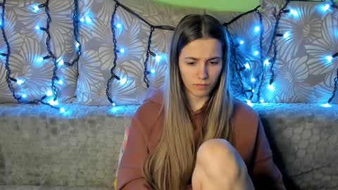 Snapshot of maggiecake chatting on December 27, 2024, 4:04 am Maggie online show from December 27, 2024, 4:04 am