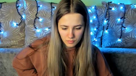 Snapshot of maggiecake chatting on December 30, 2024, 1:58 am Maggie online show from December 30, 2024, 1:58 am