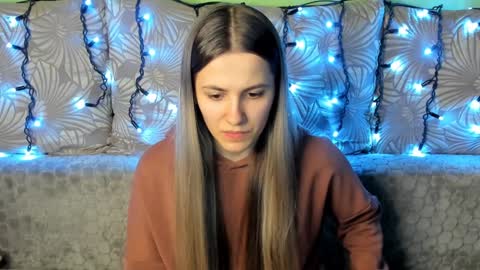 Snapshot of maggiecake chatting on January 3, 2025, 1:05 am Maggie online show from January 3, 2025, 1:05 am