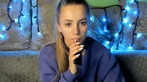 Snapshot of maggiecake chatting on January 12, 2025, 5:45 am Maggie online show from January 12, 2025, 5:45 am