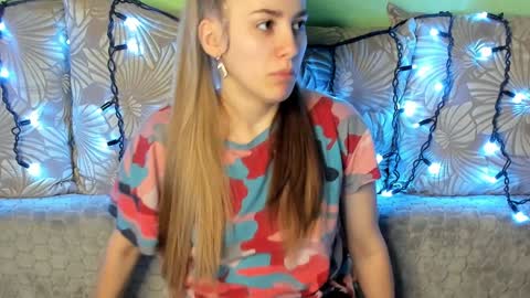 Snapshot of maggiecake chatting on February 1, 2025, 3:41 am Maggie online show from February 1, 2025, 3:41 am