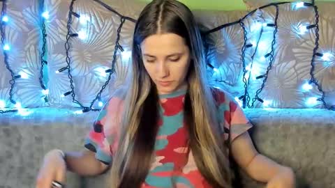 Snapshot of maggiecake chatting on February 16, 2025, 1:36 am Maggie online show from February 16, 2025, 1:36 am