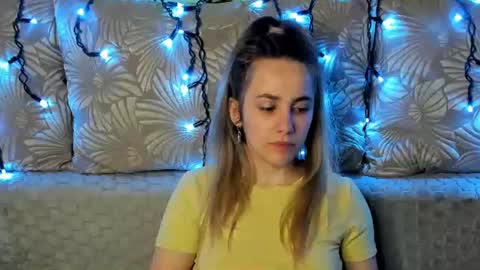 Snapshot of maggiecake chatting on June 12, 2026, 12:42 am Maggie online show from June 12, 2026, 12:42 am