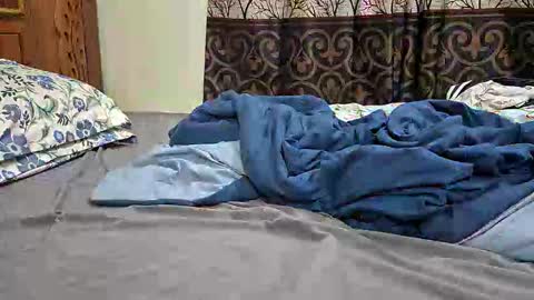 maggiegigolo online show from May 17, 2026, 6:22 am