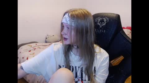 Snapshot of maggieswaggy chatting on December 13, 2024, 7:43 pm Magdalene Swaggy online show from December 13, 2024, 7:43 pm