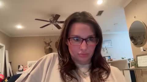 maggiexoxox online show from November 8, 2025, 9:20 am