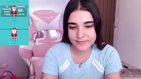 Luna  online show from December 25, 2024, 4:43 pm