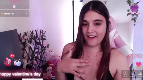 Luna  online show from February 17, 2026, 9:54 pm