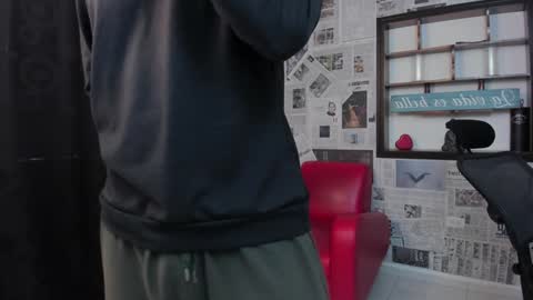 Snapshot of magic_boy01 chatting on December 19, 2024, 2:13 pm Damian Rivers online show from December 19, 2024, 2:13 pm