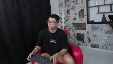 Snapshot of magic_boy01 chatting on February 4, 2025, 11:59 pm Damian Rivers online show from February 4, 2025, 11:59 pm