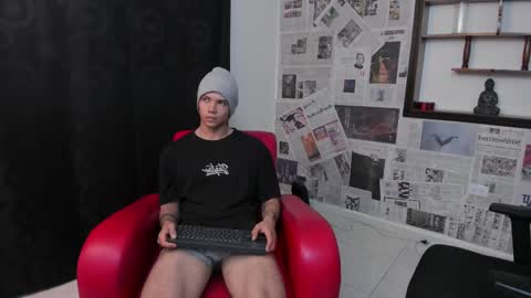 Snapshot of magic_boy01 chatting on February 11, 2025, 11:22 pm Damian Rivers online show from February 11, 2025, 11:22 pm