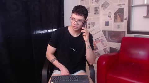 Snapshot of magic_boy01 chatting on September 25, 2025, 7:50 pm Damian Rivers online show from September 25, 2025, 7:50 pm