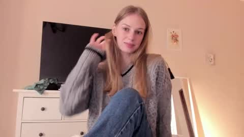 Alice  online show from March 3, 2025, 11:33 am