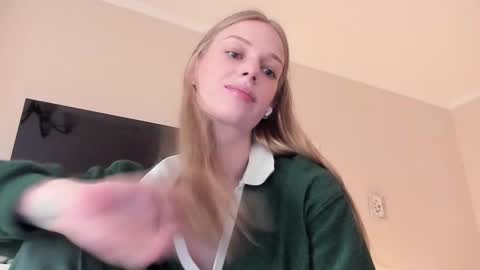 Alice  online show from March 4, 2025, 12:33 pm