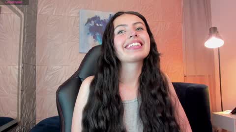 Snapshot of magic_fernanda chatting on December 6, 2024, 9:35 pm Fer online show from December 6, 2024, 9:35 pm