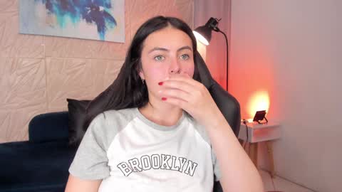 Snapshot of magic_fernanda chatting on December 22, 2024, 1:12 am Fer online show from December 22, 2024, 1:12 am