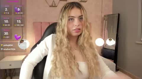 Snapshot of magic_fernanda chatting on September 19, 2025, 10:32 pm Fer online show from September 19, 2025, 10:32 pm