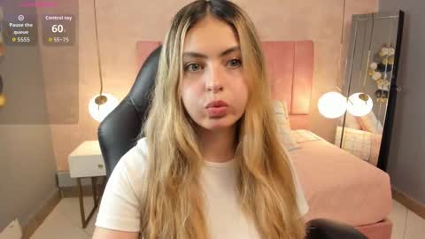 Snapshot of magic_fernanda chatting on October 4, 2025, 10:08 pm Fer online show from October 4, 2025, 10:08 pm