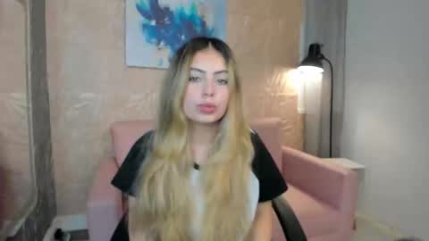 Snapshot of magic_fernanda chatting on November 13, 2025, 8:52 pm Fer online show from November 13, 2025, 8:52 pm