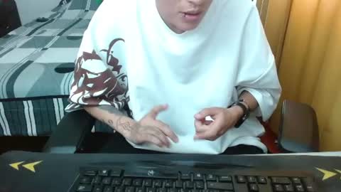 Snapshot of magic_jadee chatting on June 17, 2026, 5:03 pm Jade online show from June 17, 2026, 5:03 pm