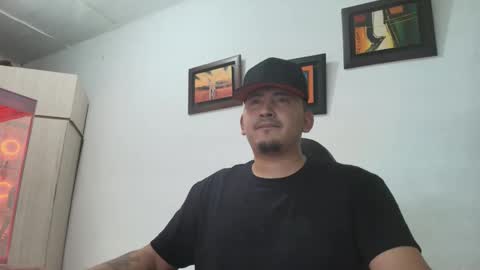 magic_milk23 online show from October 24, 2025, 5:48 am