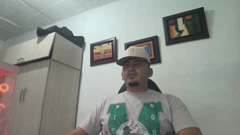 magic_milk23 online show from November 5, 2025, 2:00 am