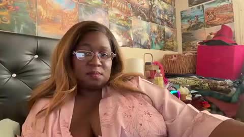 magicgirl692 online show from June 18, 2026, 7:40 pm