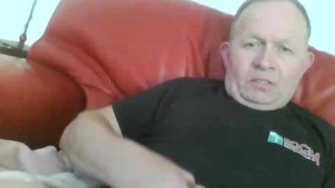Snapshot of magicman250 chatting on April 25, 2026, 2:47 pm magicman250 online show from April 25, 2026, 2:47 pm