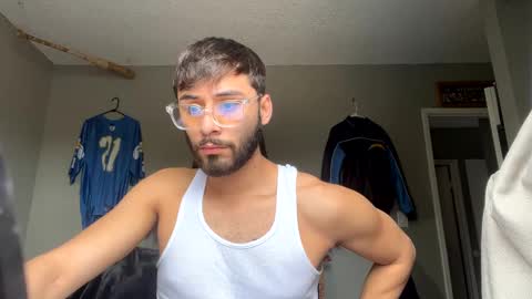 Snapshot of magicmatt230 chatting on February 6, 2025, 6:02 pm magicmatt online show from February 6, 2025, 6:02 pm