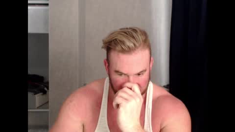 Snapshot of magicmax2017 chatting on February 20, 2025, 1:19 pm magicmax2017 online show from February 20, 2025, 1:19 pm