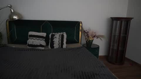 Snapshot of magicpeachhs chatting on June 1, 2026, 6:20 pm Emily online show from June 1, 2026, 6:20 pm