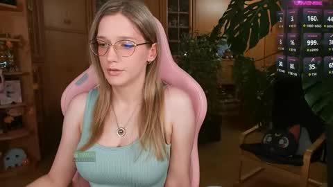 Snapshot of magicstylex chatting on September 11, 2025, 6:41 pm Nicole online show from September 11, 2025, 6:41 pm