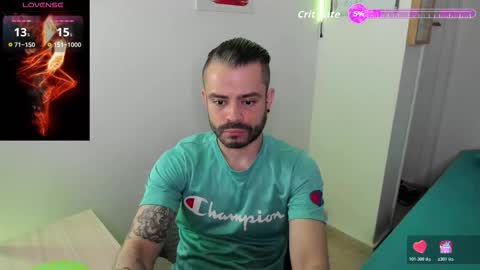 Snapshot of magnus_king chatting on October 28, 2025, 2:37 am online show from October 28, 2025, 2:37 am