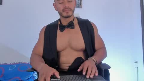Snapshot of magnusclark chatting on May 7, 2026, 6:57 pm Magnusclark online show from May 7, 2026, 6:57 pm