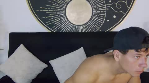 Snapshot of magnusknight_ chatting on December 22, 2025, 1:30 pm Magnus online show from December 22, 2025, 1:30 pm