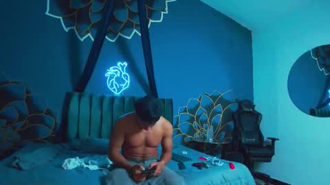 Snapshot of magnusknight_ chatting on January 7, 2026, 7:49 pm Magnus online show from January 7, 2026, 7:49 pm