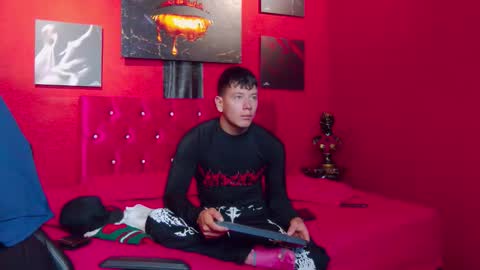 Snapshot of magnusknight_ chatting on January 12, 2026, 12:43 pm Magnus online show from January 12, 2026, 12:43 pm