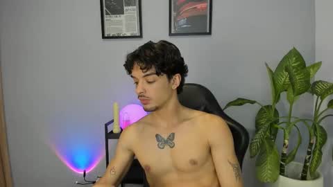 mai_sanchez online show from January 14, 2026, 3:45 am